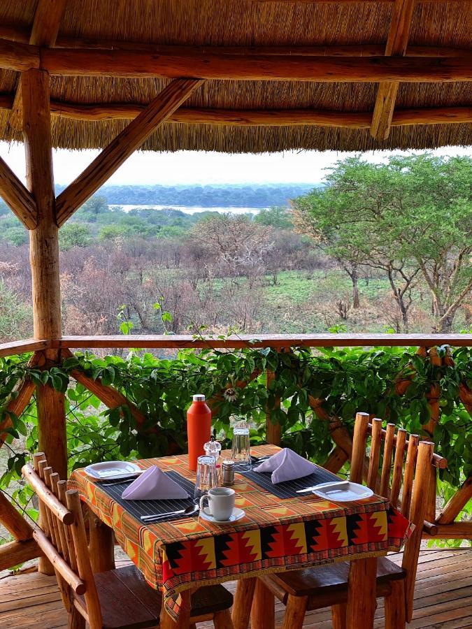 Murchison Falls Bamboo Village Paraa Eksteriør bilde