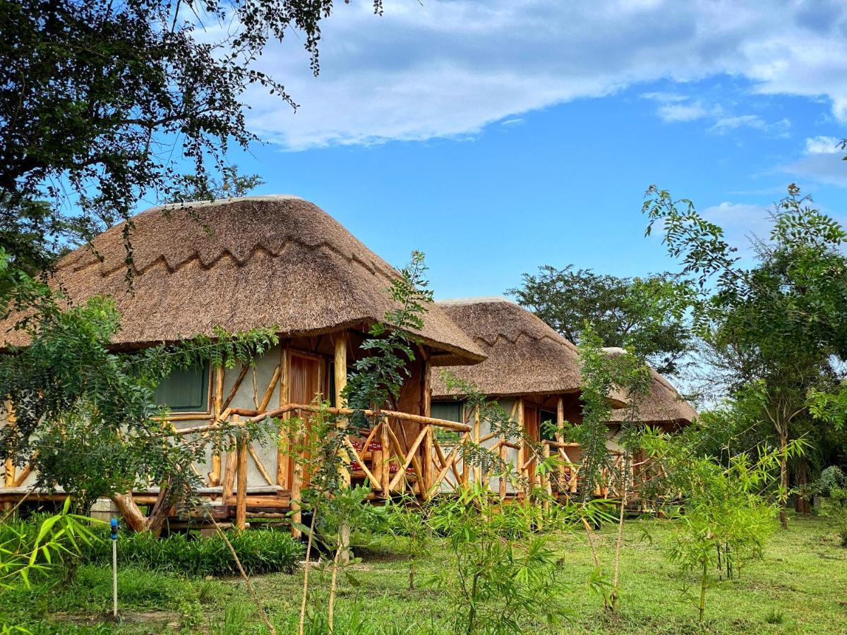 Murchison Falls Bamboo Village Paraa Eksteriør bilde
