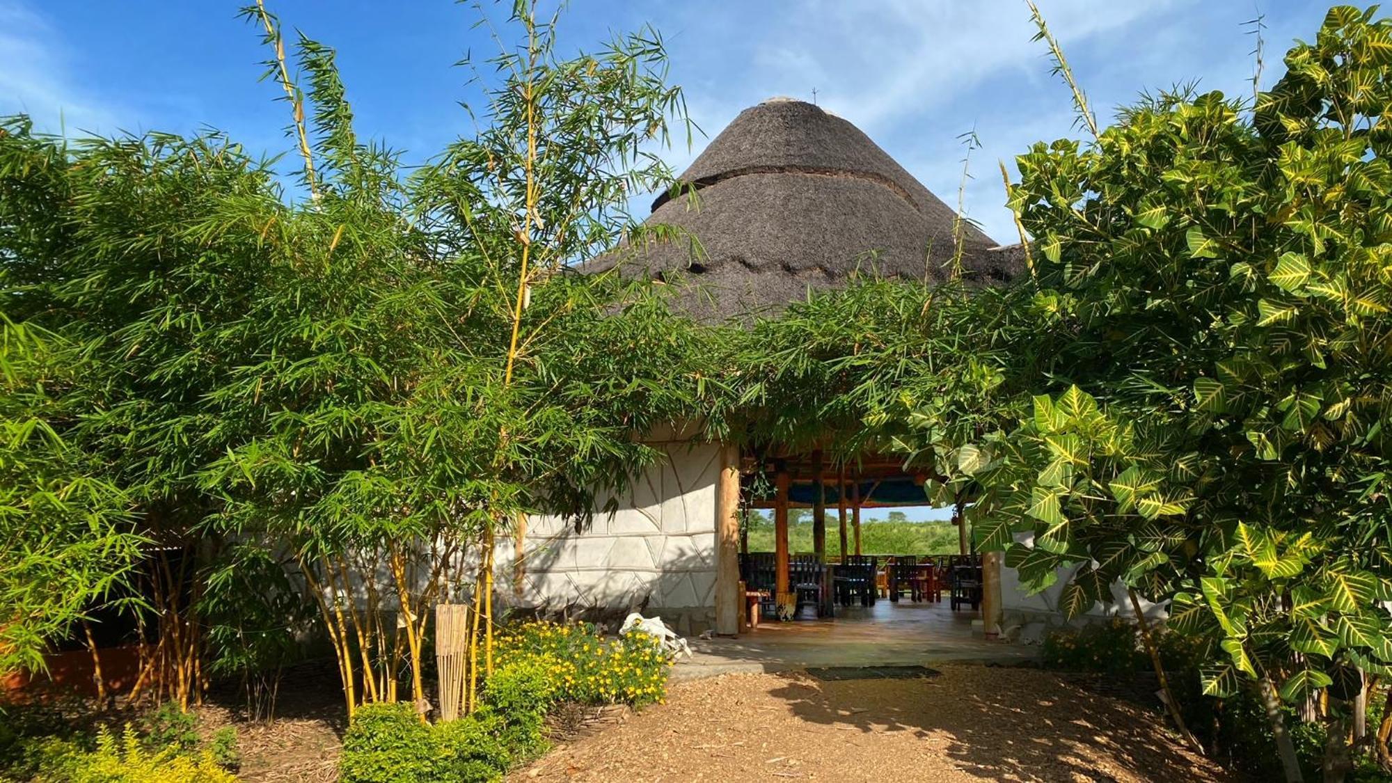 Murchison Falls Bamboo Village Paraa Eksteriør bilde