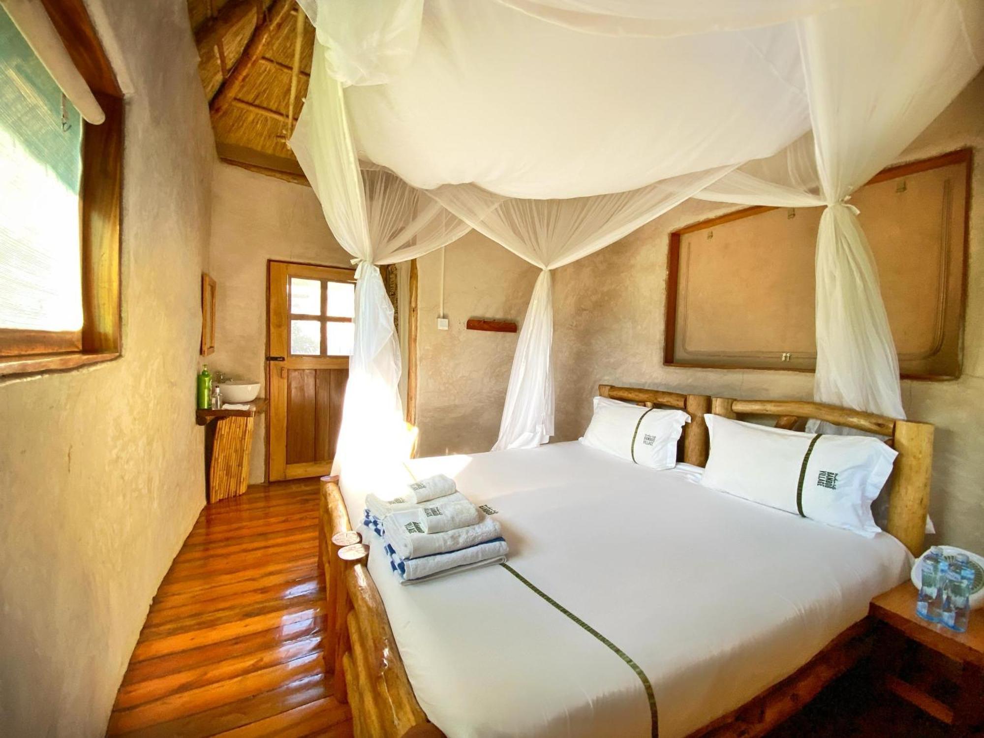 Murchison Falls Bamboo Village Paraa Eksteriør bilde
